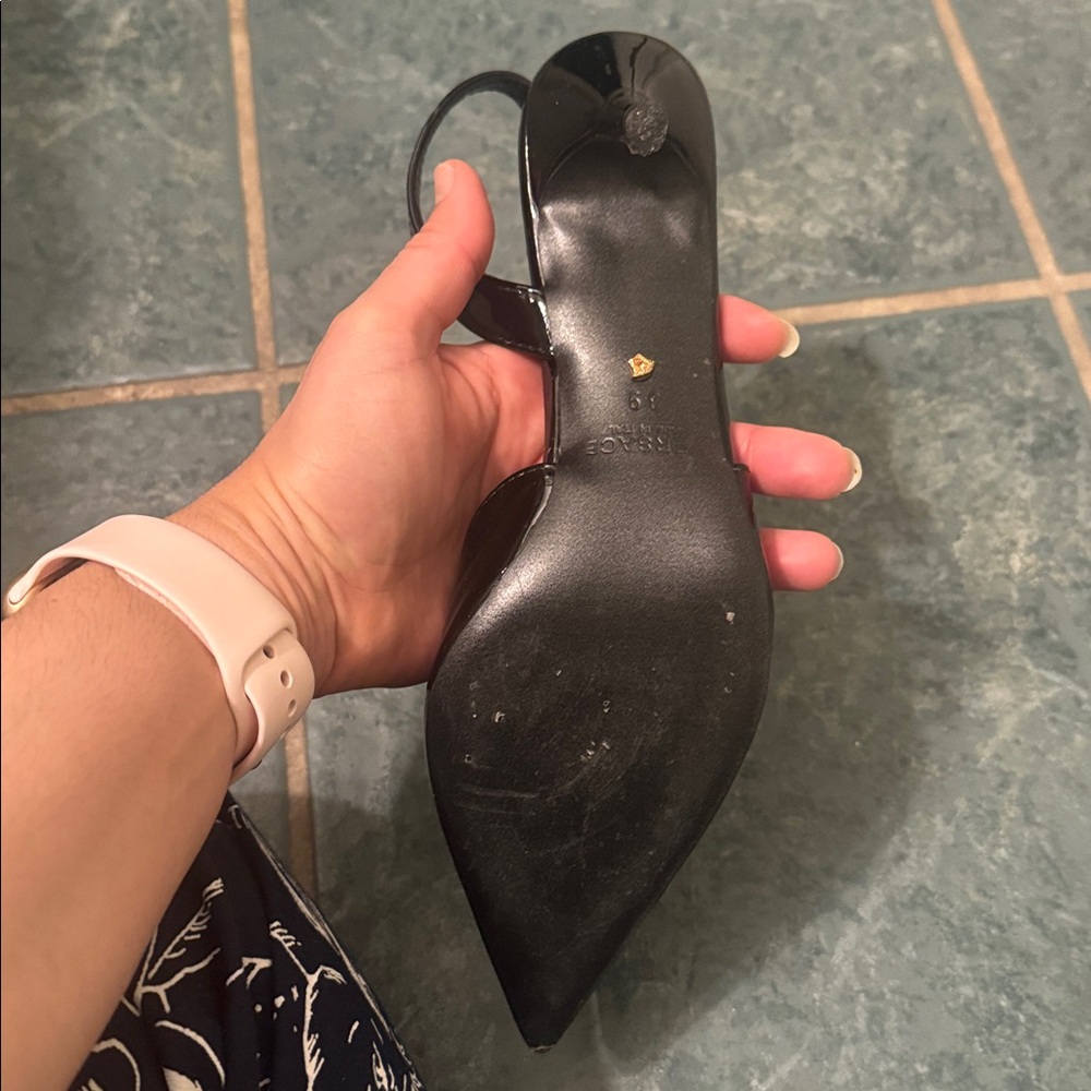 Versace Black Patent Leather Slingback Heels Size 39 - Picture 8 of 11